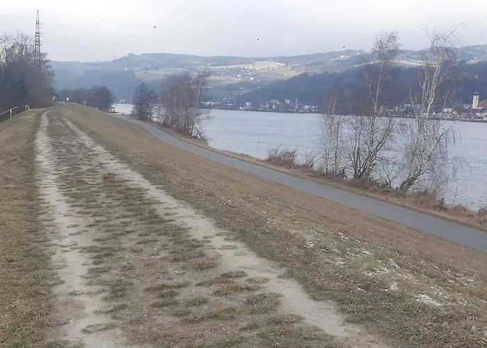 Apartment An Der Donau